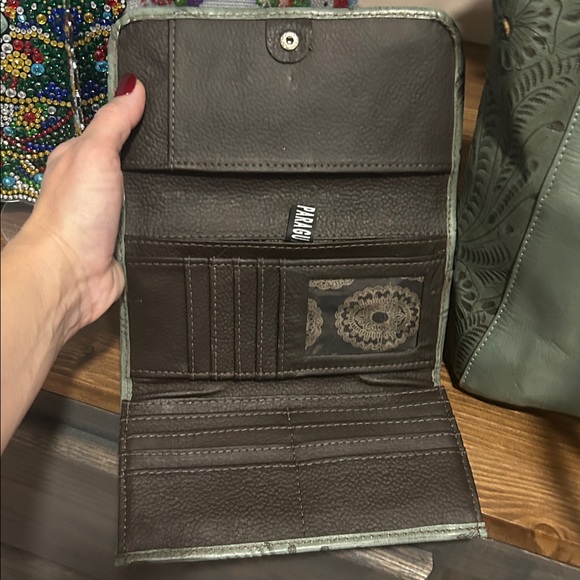 Large American West Navajo Soul genuine, leather, Zip Top Tote purse & wallet - Picture 15 of 15